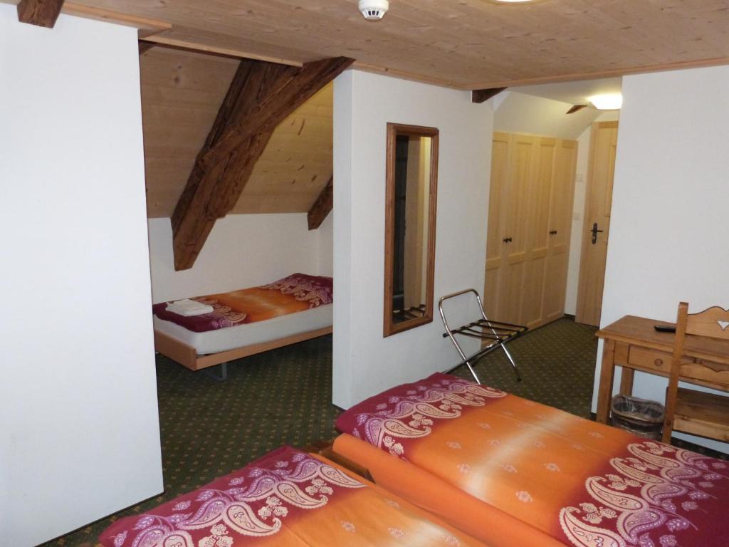 Hotel De Ville Rossinière Quarto foto